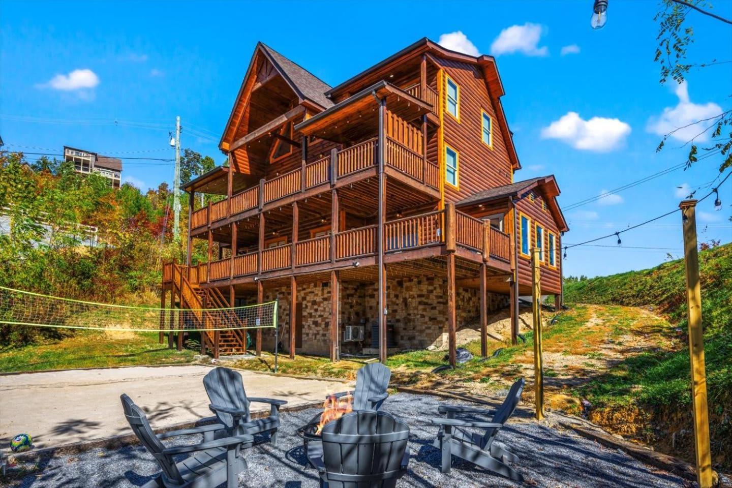 Indoor Pool, Volleyball Beach, Mountain View, Luxury Gatlinburg Exterior photo