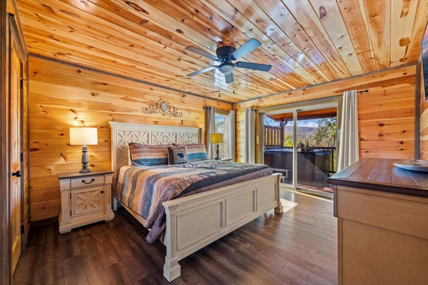 Indoor Pool, Volleyball Beach, Mountain View, Luxury Gatlinburg Exterior photo