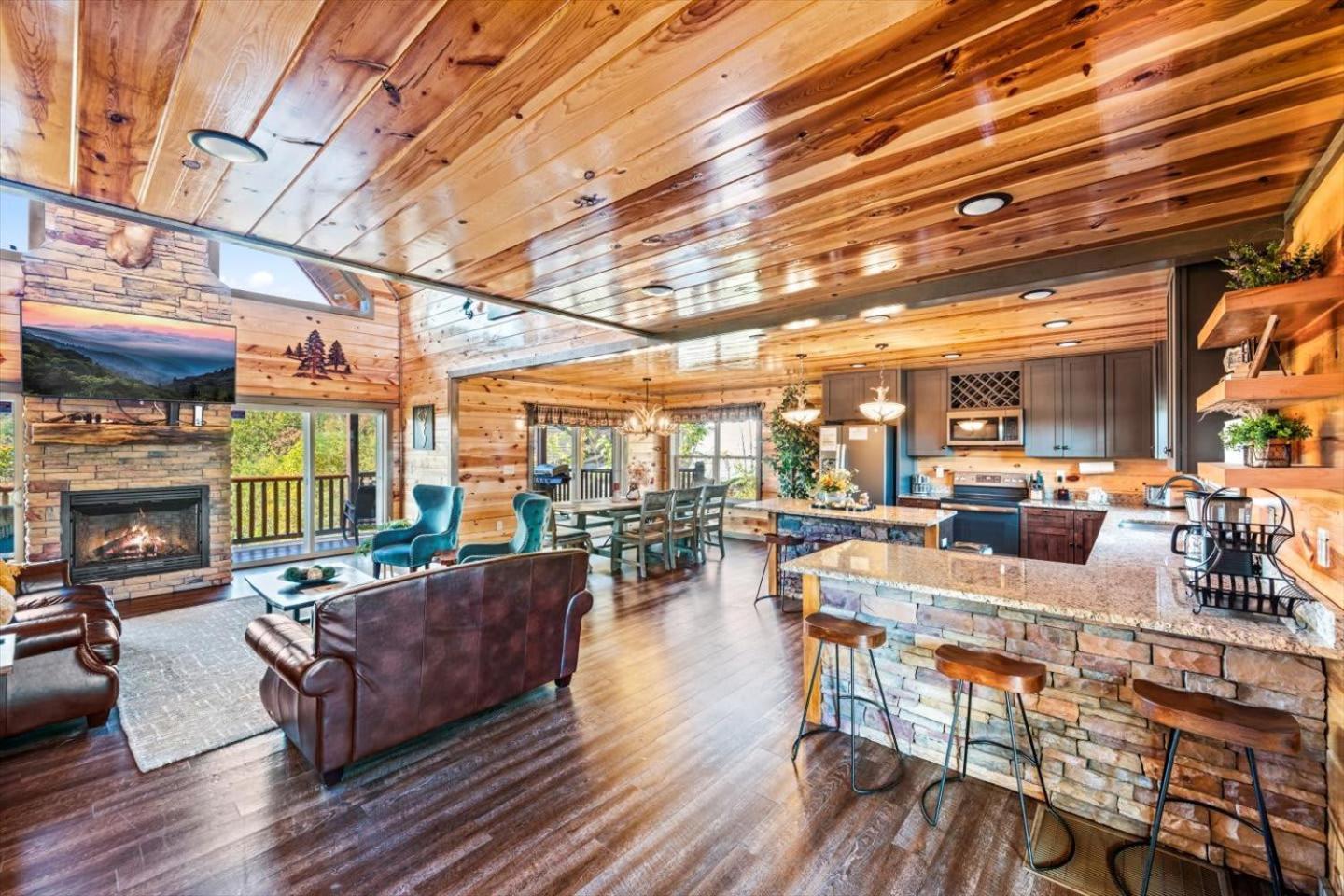 Indoor Pool, Volleyball Beach, Mountain View, Luxury Gatlinburg Exterior photo