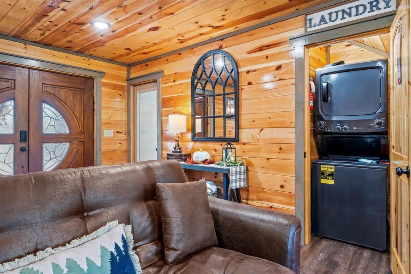 Indoor Pool, Volleyball Beach, Mountain View, Luxury Gatlinburg Exterior photo