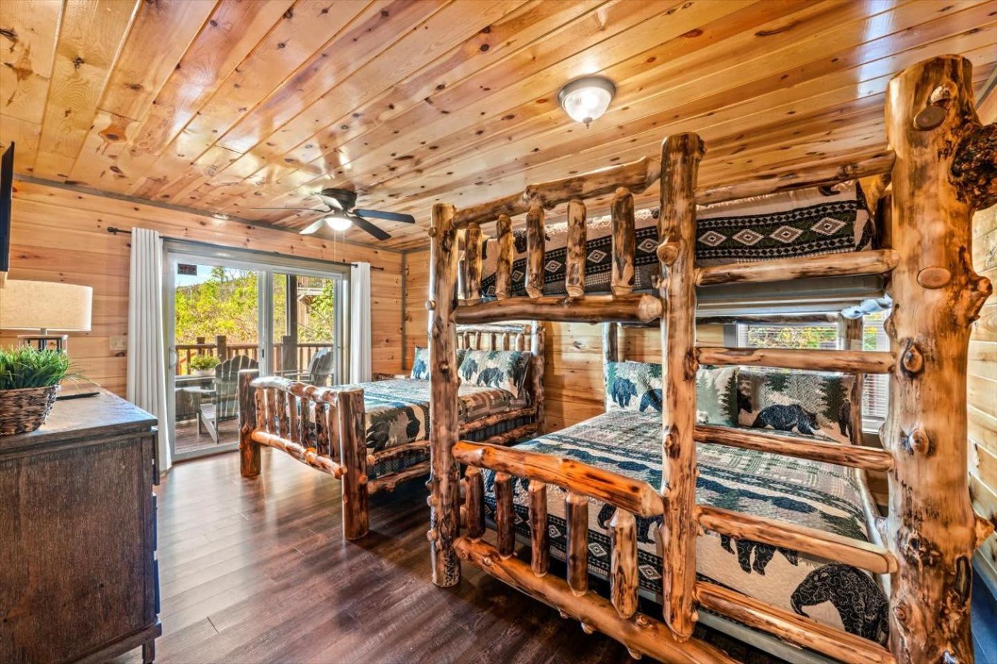 Indoor Pool, Volleyball Beach, Mountain View, Luxury Gatlinburg Exterior photo