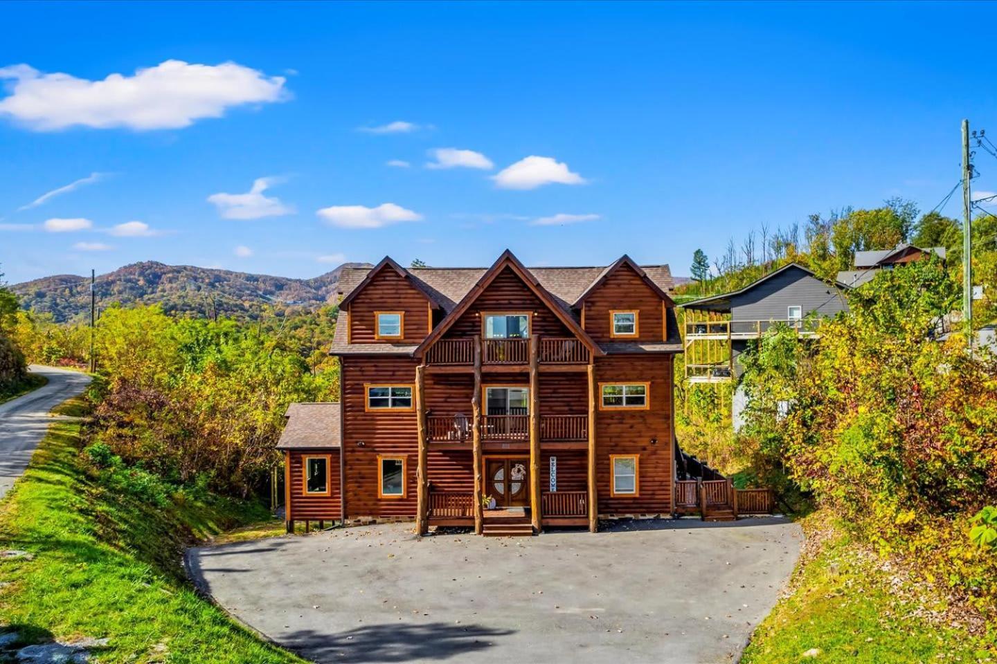 Indoor Pool, Volleyball Beach, Mountain View, Luxury Gatlinburg Exterior photo